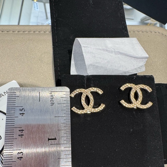 Chanel Gold Quilted Studs - Picture 14 of 15